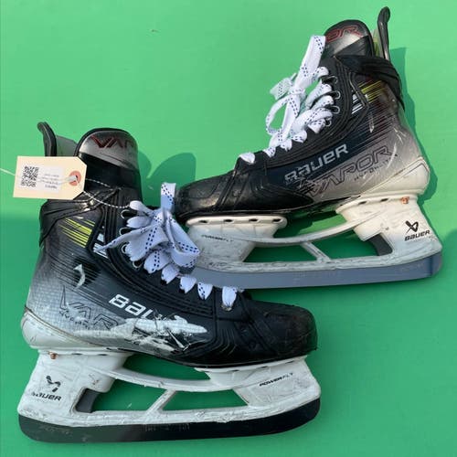 Senior Bauer Vapor Hyperlite 2 Hockey Skates | Size 7 Fit 2