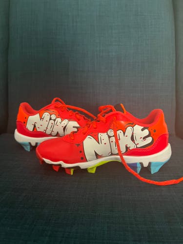 Unisex  2Y (Big Kids / Youth) Nike Cleats (Used)