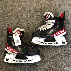 Junior CCM JetSpeed FT475 Hockey Skates Size 3.0 (Used)