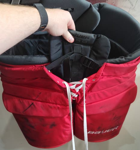 Senior XL Bauer Pro Hockey Goalie Pants Red.