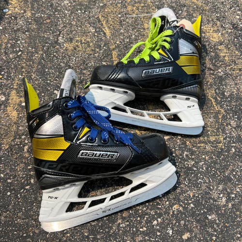 Youth Bauer Supreme 3S Hockey Skates Regular Width 13 (Used)