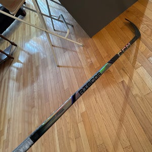 Junior CCM RibCor Trigger 9 Right Handed Hockey Stick P28  (Used)