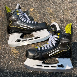 Senior Bauer Supreme M30 Hockey Skates | Size 10.5