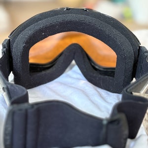 Unisex Used Anon Snowboard Goggles Medium