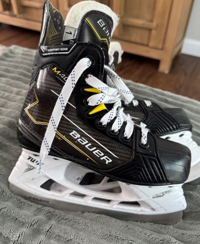 2024 Bauer Supreme M40 Hockey Skates Size 1 (Used)
