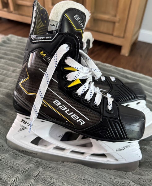 2024 Bauer Supreme M40 Hockey Skates Size 1 (Used)