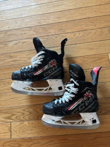 CCM jetspeed FT 690 intermediate skates with steel