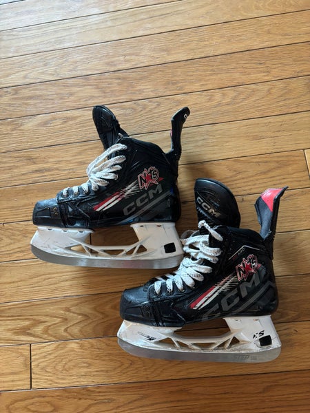 CCM jetspeed FT 690 intermediate skates with steel