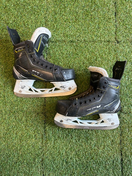 Junior CCM Tacks 9070 Hockey Skates Regular Width Size 3.0 (Used)
