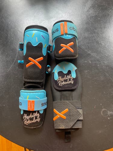 Blue Senior Sliding Mitt (New)