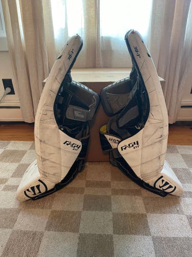 30"  Warrior Ritual G4 Goalie Leg Pads (Used)