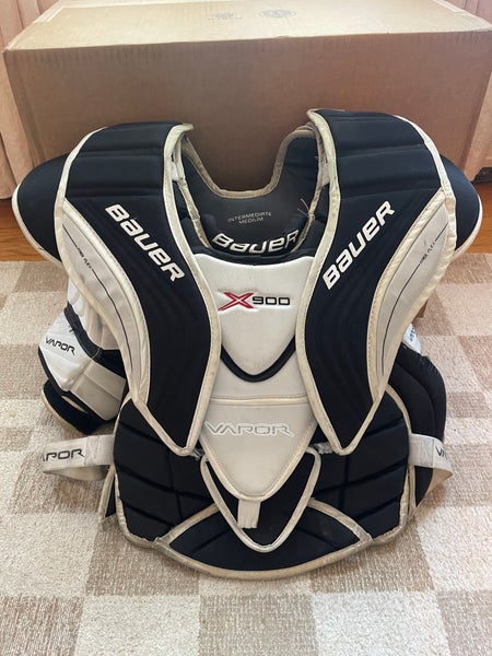 Medium  Bauer Vapor X900 Goalie Chest Protector (Used)