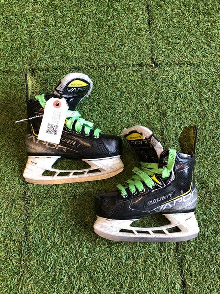 Youth Bauer Vapor 3X Hockey Skates Regular Width 11.0 (Used)