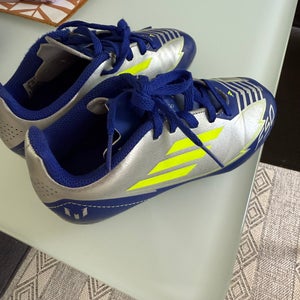 Silver Unisex 13K (Little Kids) Adidas Cleats (Used)