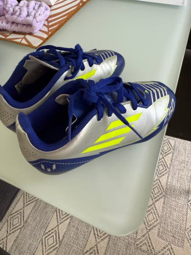 Silver Unisex 13K (Little Kids) Adidas Cleats (Used)