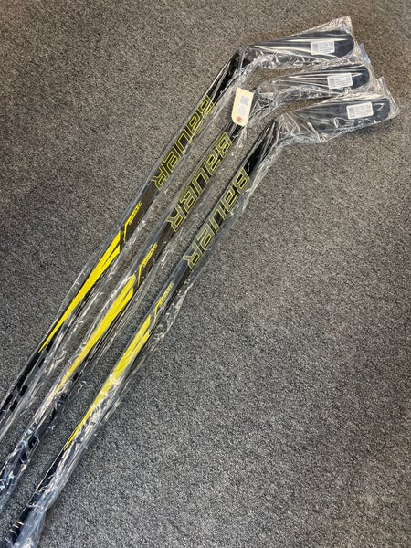Junior Bauer Supreme 3S Hockey Stick Right Handed P88 - 3 Pack(New)