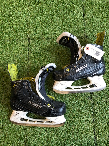 Junior Bauer Supreme Elite Hockey Skates Regular Width Size 3.5 (Used)