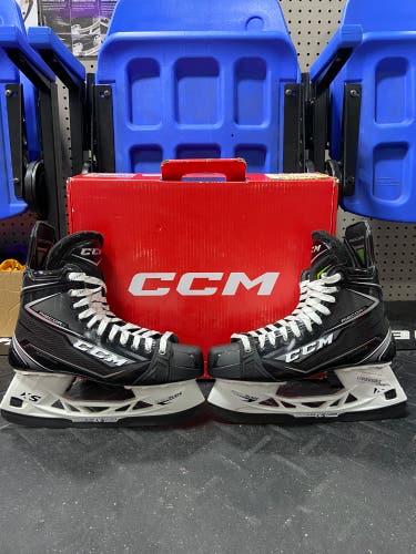 Used CCM Ribcore Flexframe Size 10 D Skates