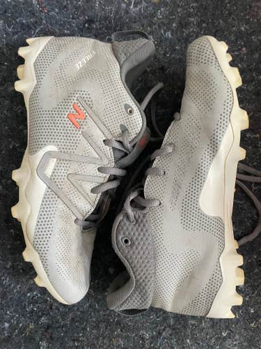 Gray M 6 (W 7) New Balance Mid Top Junior FreezeLX v4 Molded Cleats Youth Kids (Lightly Used)