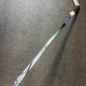 Intermediate Bauer Vapor Hyperlite 2 Hockey Stick Left Hand P92 (Used)