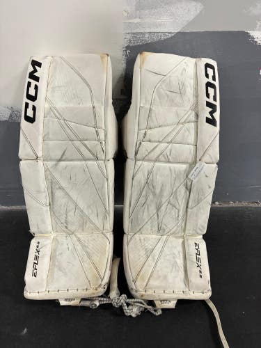 26" Junior CCM Eflex 6.5 Goalie Leg Pads (Used)