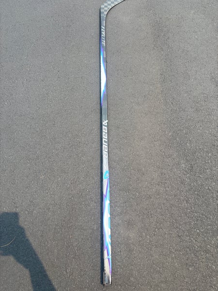 Intermediate Bauer Vapor FlyLite Right Handed Hockey Stick P92 (New)