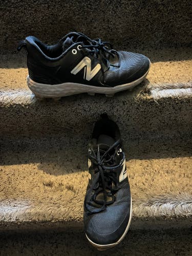 Black Men's Size M 11.0 (W 12.0) New Balance Low Top Molded Cleats (Used)
