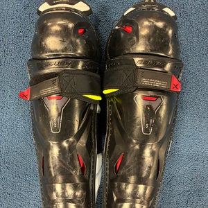 Junior Bauer Vapor Hyperlite Shin Pads 12"