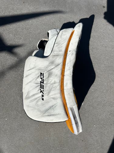 CCM Extreme Flex 5.9 Regular Intermediate (Used)