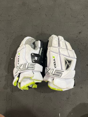 STX Cell V Lacrosse Gloves Small (Used)