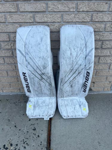 Intermediate Large Bauer Vapor 3X Goalie Leg Pads (Used)