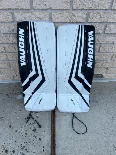 22" +2 Youth Vaughn Ventus SLR2 Goalie Leg Pads (Used)
