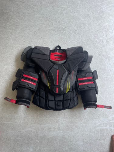 Senior Small Bauer Vapor Hyperlite 2 Goalie Chest Protector - Used