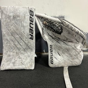 White Senior Bauer Vapor 3X Goalie Gloves & Blockers Regular (Used)