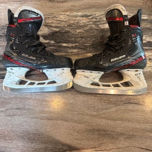 Bauer Vapor 2X Pro Hockey Skates Regular Width Size 1 (Used)