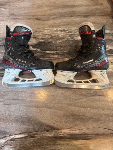 Bauer Vapor 2X Pro Hockey Skates Regular Width Size 1 (Used)