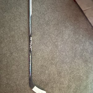 Junior Bauer Nexus Sync Right Handed Hockey Stick P28  (Used)