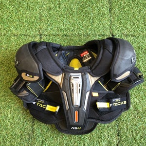 Medium Junior CCM AS-V Shoulder Pads (Used)