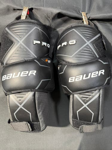 Used Bauer Pro Goalie Knee Guards – Senior
