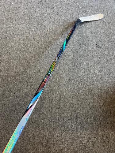 Junior Bauer Nexus Tracer Hockey Stick Right Handed P28 (Used)