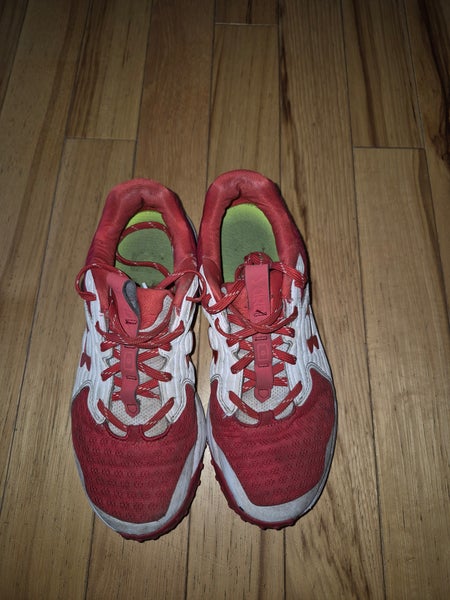 Used Red Men's Size M 7.0 (W 8.0) Youth Under Armour Low Top Turf Cleats