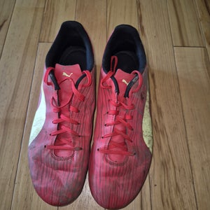 Used Red Men's Size M 12.0 (W 13.0) Puma Molded Cleats Cleats (Used)