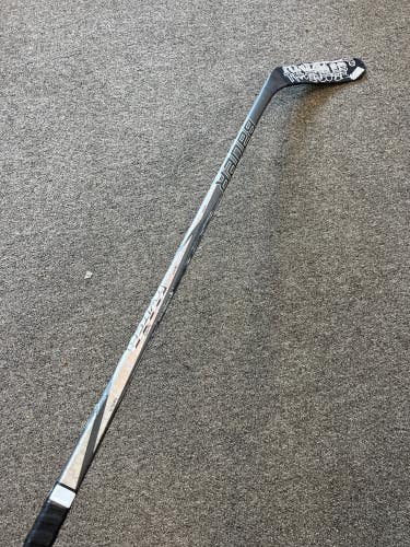 Youth Bauer Twitch Hockey Stick Right Handed P28 (Used)