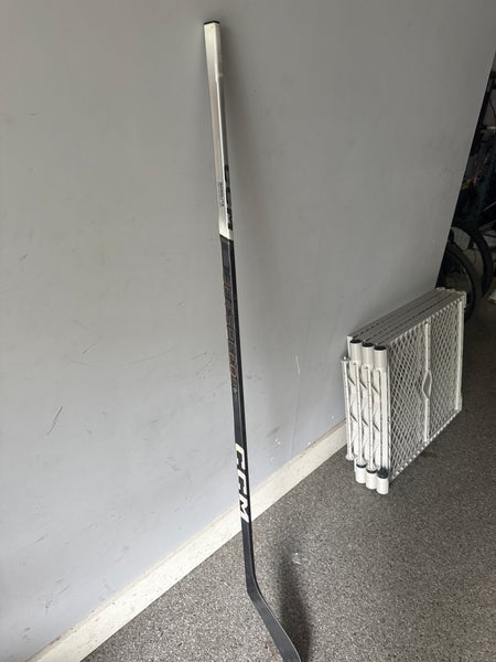 Senior CCM Jetspeed FT6 Pro Left Hand Hockey Stick P28 Pro Stock (New)