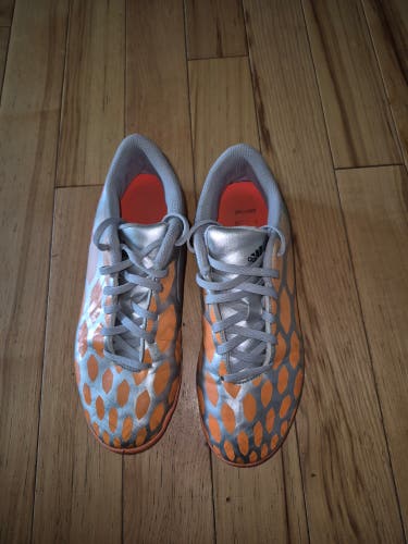 Orange Unisex Size M 9.0 (W 10.0) Adidas Indoor Cleats (Used)