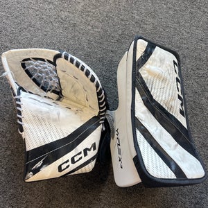 Youth CCM YFlex 3 Goalie Glove & Blocker Regular (Used)