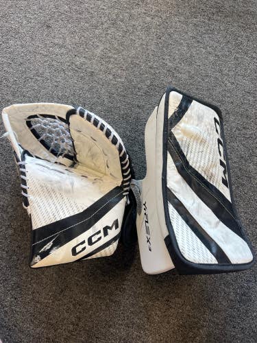 Youth CCM YFlex 3 Goalie Glove & Blocker Regular (Used)