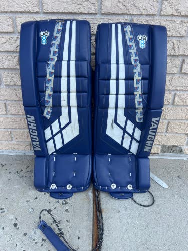24" +2 Junior Vaughn Velocity VE8 Goalie Leg Pads (Used)