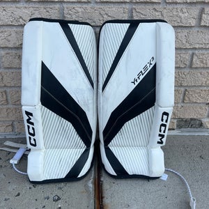 20" Youth CCM YTFLEX 3 Goalie Leg Pads (Used)