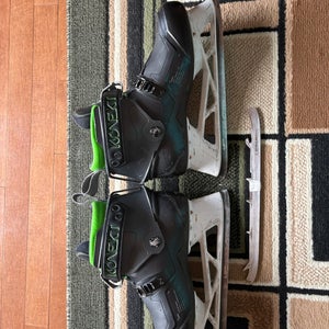 2023 Bauer Konekt 2 Hockey Goalie Skates Regular Width 10 (Used)
